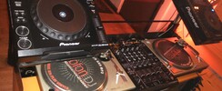 DJ DOUBLE F - DJ Location sono jeux de lumieres laser fumée UV Photographe