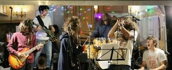 Oniros - Groupe festif de reprises aussi dynamiques que variées