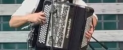 Bertrand BUGEL - Chanteur pianiste accordéoniste animateur