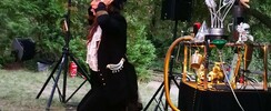 Entre Pendule & Moulinette - Comédie chantée rétro futuriste