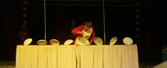 Valentine, circassienne vintage - Jongleuse d'assiettes...