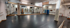 Location très belle et grande salle pour cours de danse