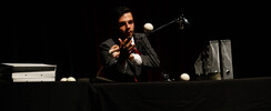 Asaf Mor - Nine To Five - Solo clownesque de jonglerie dansée