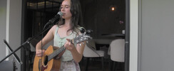 Jade Louvat - Chanteuse Guitariste
