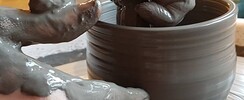 Atelier Céramique NDM Pébrac - cours et stages de tour et modelage en Haute Loire