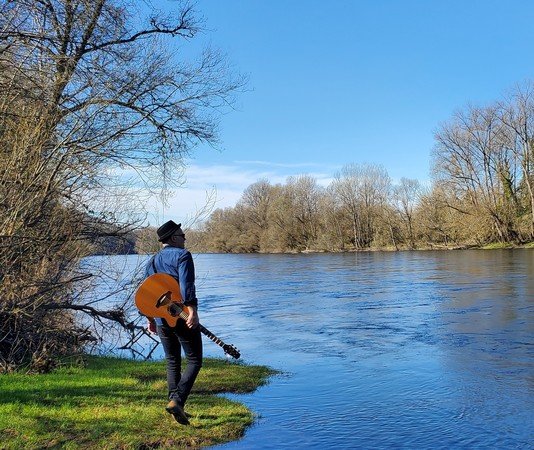 Laurent - Chanteur/Guitariste en Dordogne