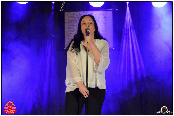 OPHÉLIE MORIVAL - Chanteuse professionnelle/ Auteur Compositeur Interprète 
