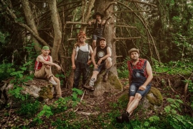 STEVE'N'SEAGULLS + LITTLE LEGS