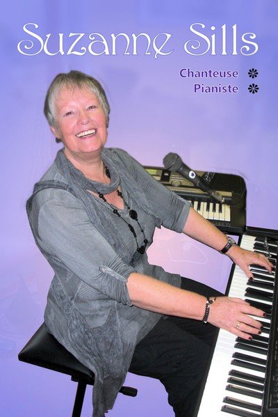 Suzanne - Chanteuse de variétés au clavier.