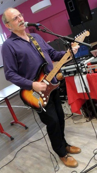 Thierry - Chanteur, guitariste, dj 