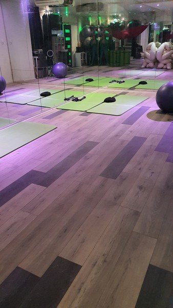 Vends studio de yoga /gym et espace aquatique
