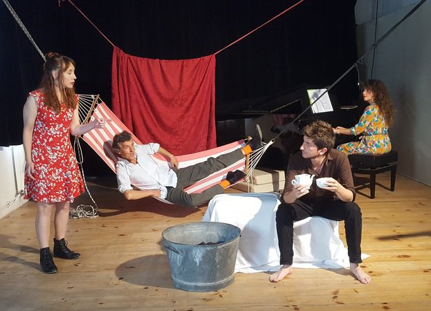 Compagnie "L'Ardente -  "La Servante Maîtresse"de Pergolèse OPÉRA DE RUE