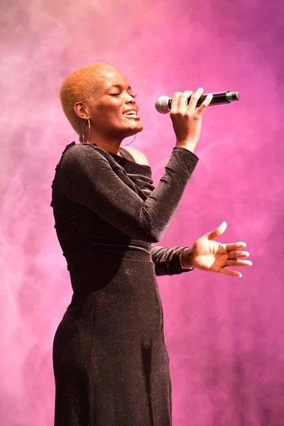 Ukegbu modesta  - Prestation gospel afro/soul/pop/variétés  