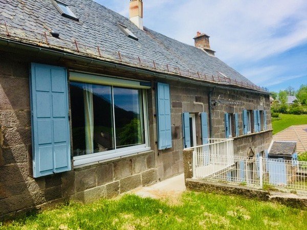 Dans gîte grande capacité salle de 50m2 pour stages