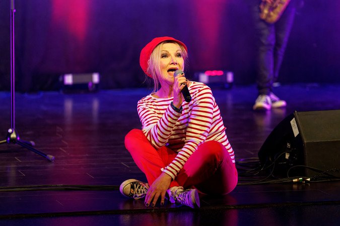 CORINNE -  chante FRANCE GALL