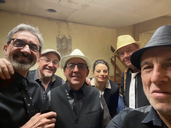 Orchestre Variété COUP DE FOLIE - Variété Française et Internationale - Musette - Jazz -