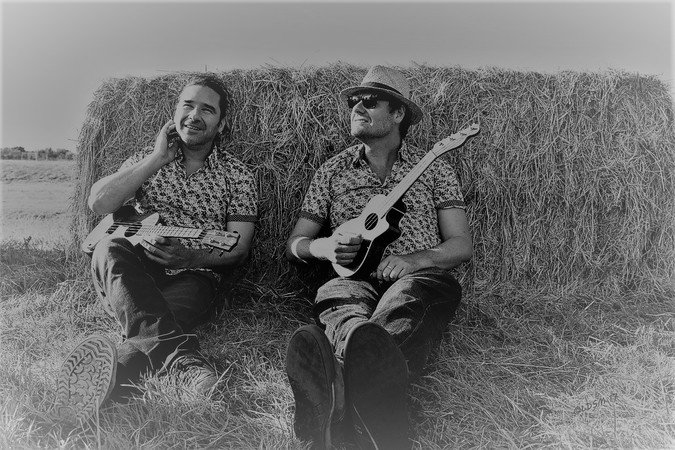 Les Frères La Roucoule - Duo Ukuléléé chanson déjanté