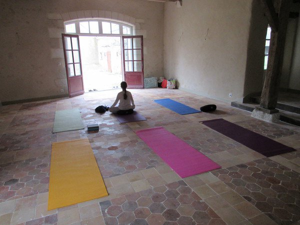 SE RELIER A LA SOURCE - COURS DE YOGA/ MEDITATION / CONCERT AUX BOLS TIBETAINS