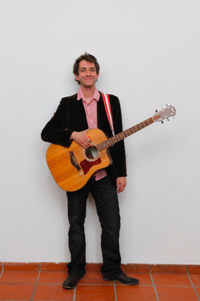 Aymeric - Donne cours de guitare/chant/solfège