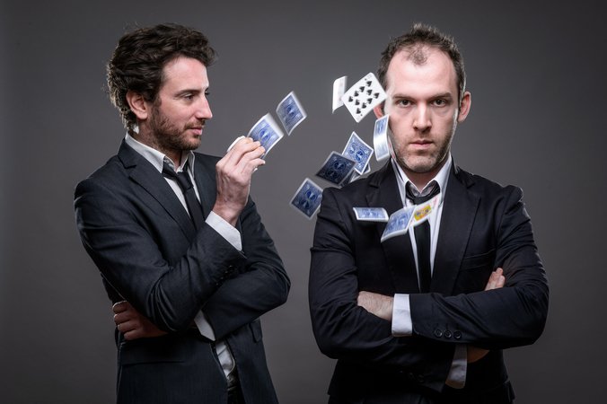 Les illusionnistes - un magicien, un mentaliste ou un hypnotiseur !