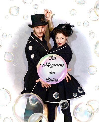 Les Magiciens des Bulles - Spectacle de bulles et jonglerie LED tournée campings 2022