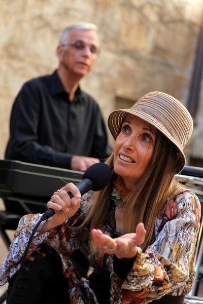 RENATA - (chanson française) 