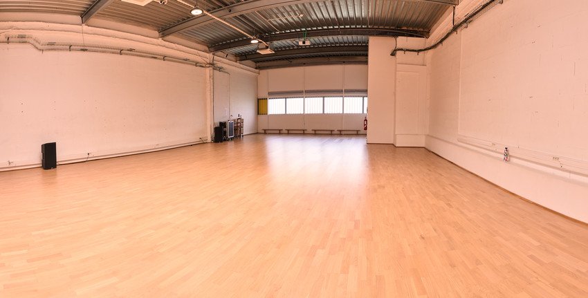 Location studio de 150 m2 - cours / stages / répétitions