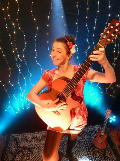 Mamzelle Frida Reprises De Chansons Populaires A Fredonner Tredion 56250 Spectable