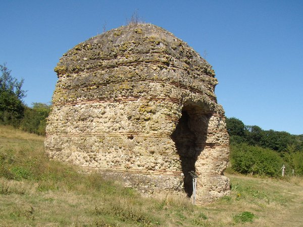 Tour de Grisset, cella d'un temple gallo-romain