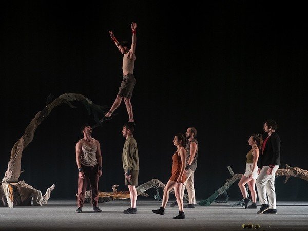 Circuspunto, Spectacle SOMOS - Théâtre-cirque contemporaine
