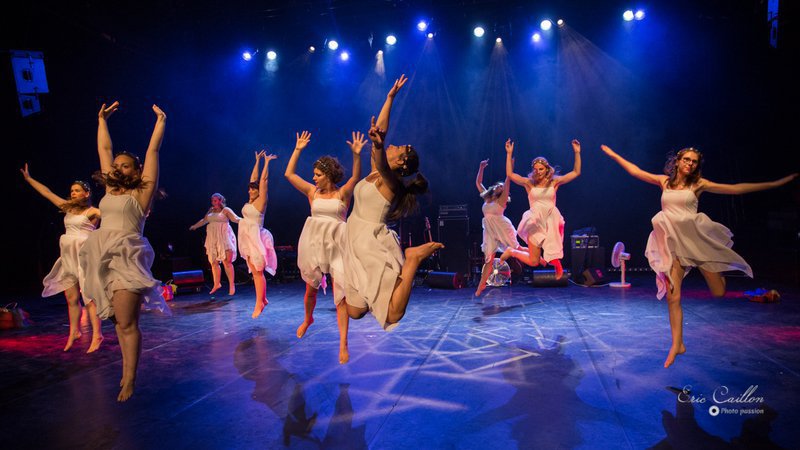 Comme 1 Accord - Danse Modern Contemporain