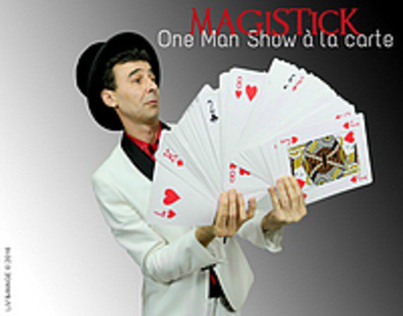 Magicien Magistick - Les spectacles magiques et animations magie close-up