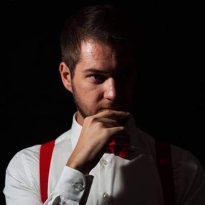 Damien VAREILLE - Illusionniste et Mentaliste