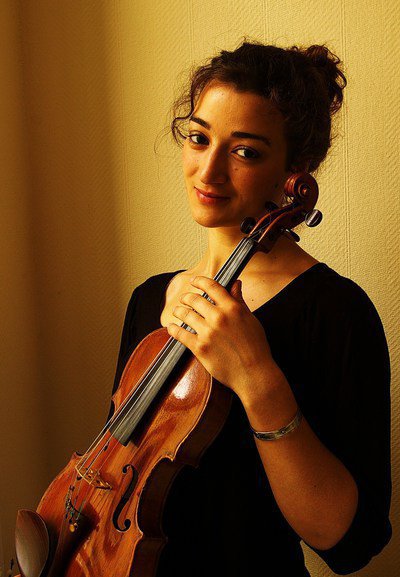Violoniste professionnelle donne cours de Violon à Montreuil/Vincennes