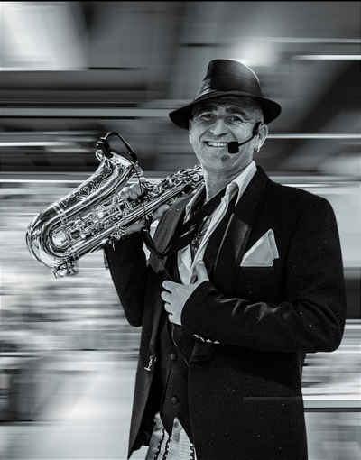 Lucky Djé - Chanteur & Saxophoniste
