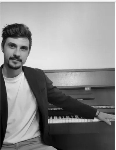Romain MONBAYLET  - Cours de piano à domicile 