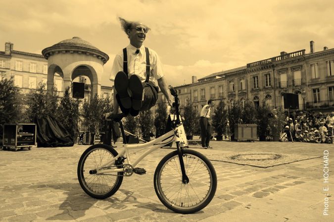 Cirque ILYA - Les Frères Panini : ils savent tout faire mais très mal !