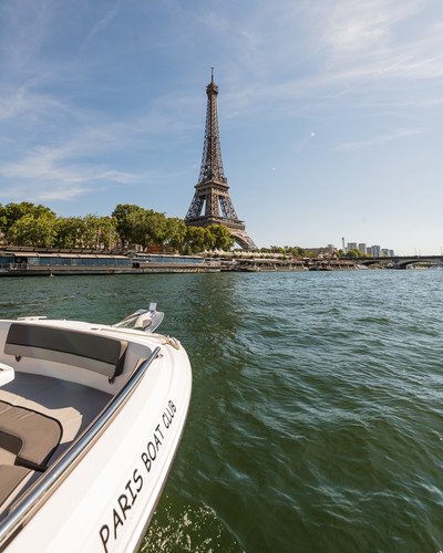 ParisBoatClub - Visites guidées de Paris en bateau