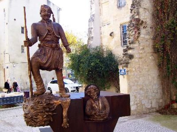 Statue de Tartarin et d'Alphonse Daudet