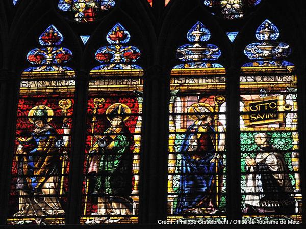 VITRAUX DE LA CATHEDRALE SAINT ETIENNE