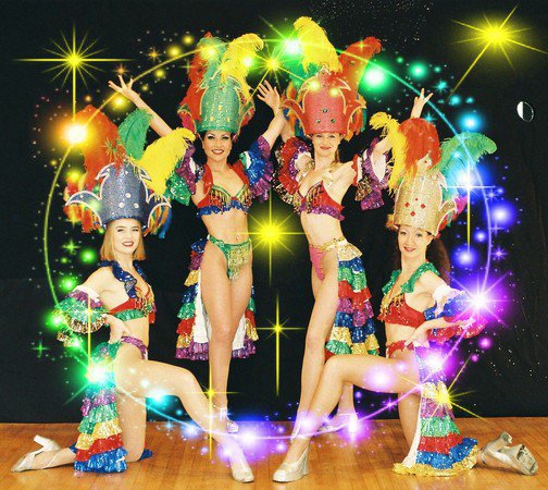 BIENVENUE DANS LE CABARET POINT COM - TROUPE DE DANSEUSES DE CABARET