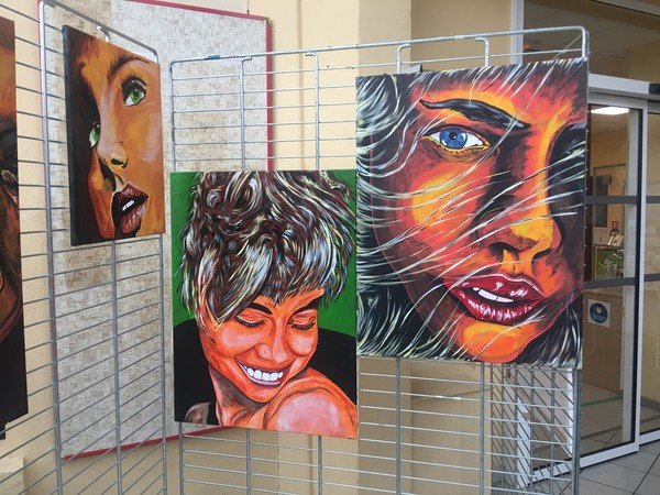 Expo permanente de peintures d’artistes locaux
