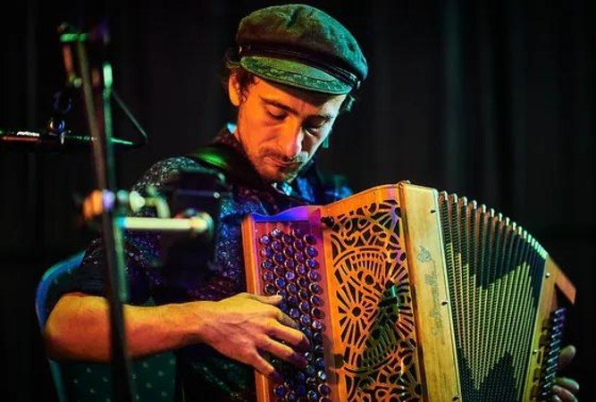 Julien Bohème - Solo  - accordeon & voix