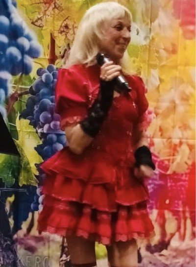 OLIVIA DESCHAMPS - CHANTEUSE