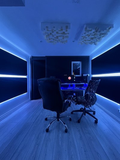 Studio d'enregistrement avec cabine