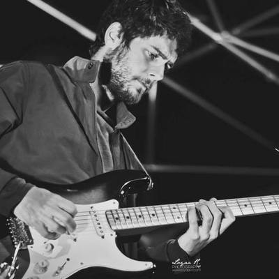 Alix Beucher - Musicien professionnel dispense cours de guitare