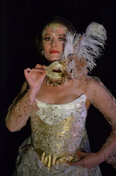 Compagnie Acta Fabula - Golden Lady - échassière
