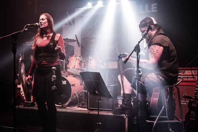 Moon's Law - Duo Rock