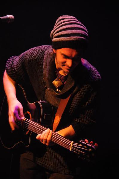 Robby Kielt - Cours de guitare ou ukulélé et / ou de chant 