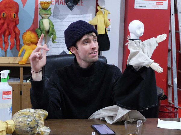 Théâtre aux Mains Nues - Marionnette à gaine : formation professionnelle en 170h